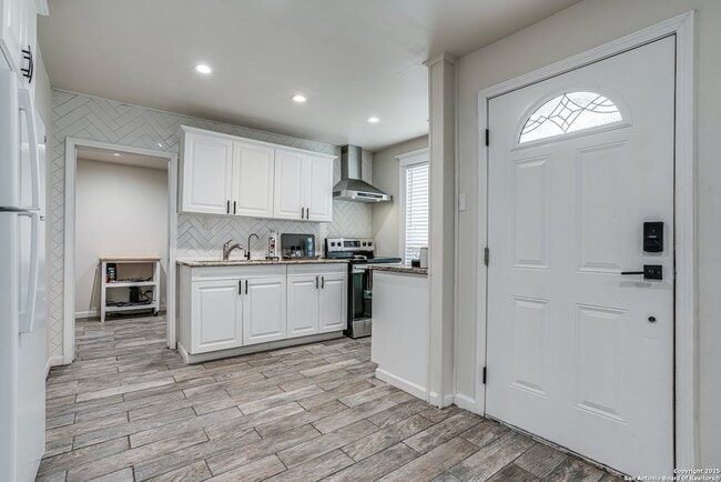 Photo - 1482 Ave Q