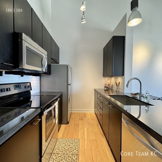Photo - 217 W Pershing Rd Unidad 1005