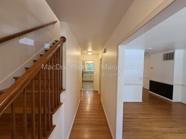 Photo - 431 Ridgemore St