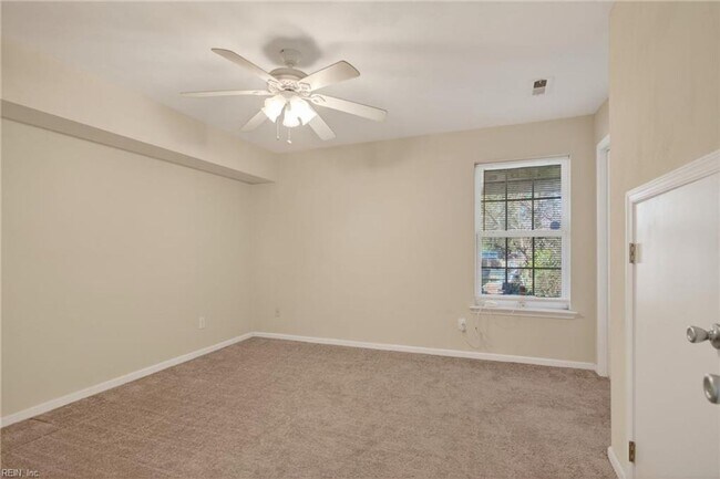 Photo - Immaculate Townhome in Camellia Gardens!