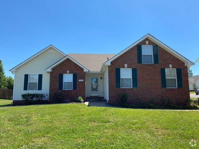Building Photo - Nicely Updated Ranch with 3 Bed/2 Bath and... Rental