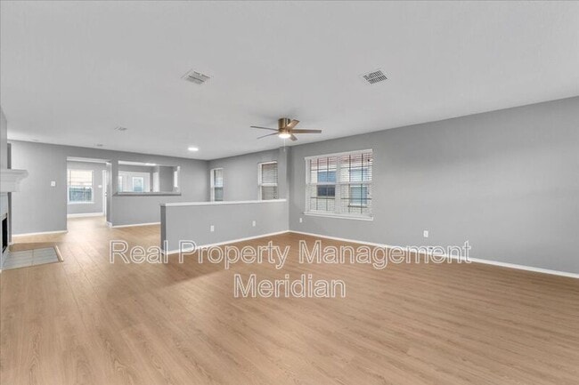 Photo - 7802 Calgary Ln