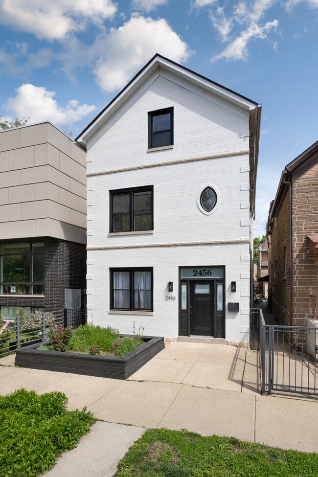 Building Photo - 2456 W Huron St