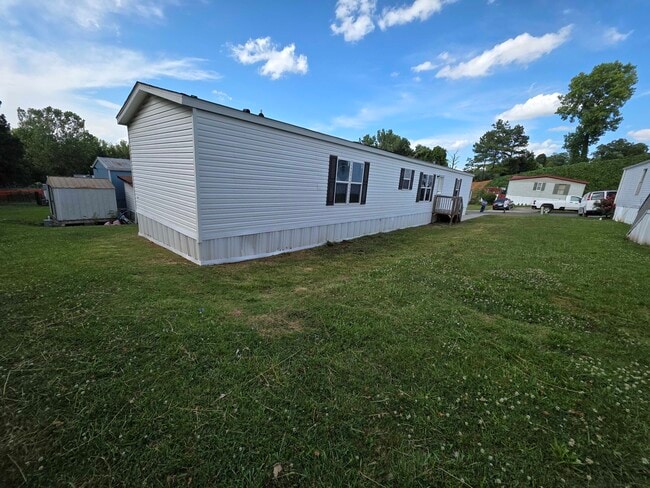 4049 Trout Ln
