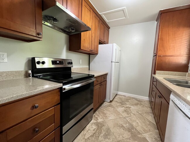 10302 Terry Way Unit 4
