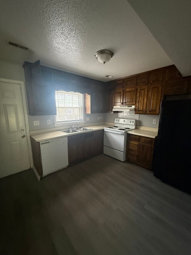 Photo - Platinum House LLC