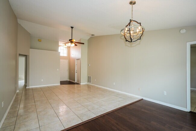 Photo - 117 Lookout Dr