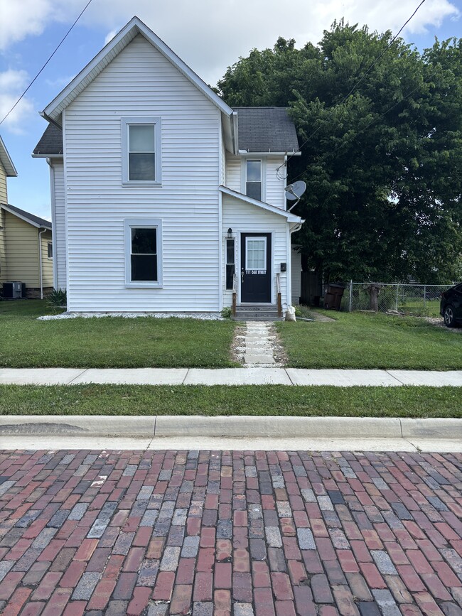 Photo - 111 Oak St House