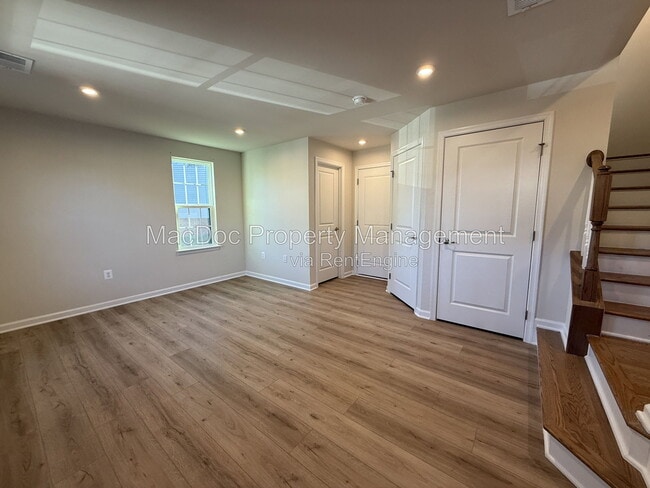 1100 Rampart Dr