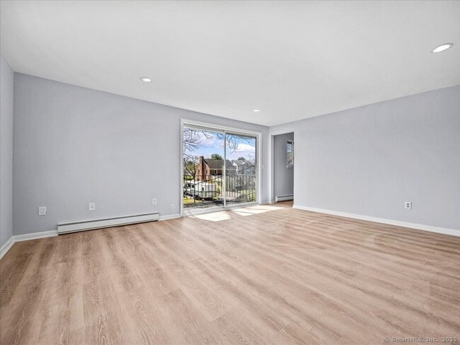 Photo - 98 Carlton St Unit 101