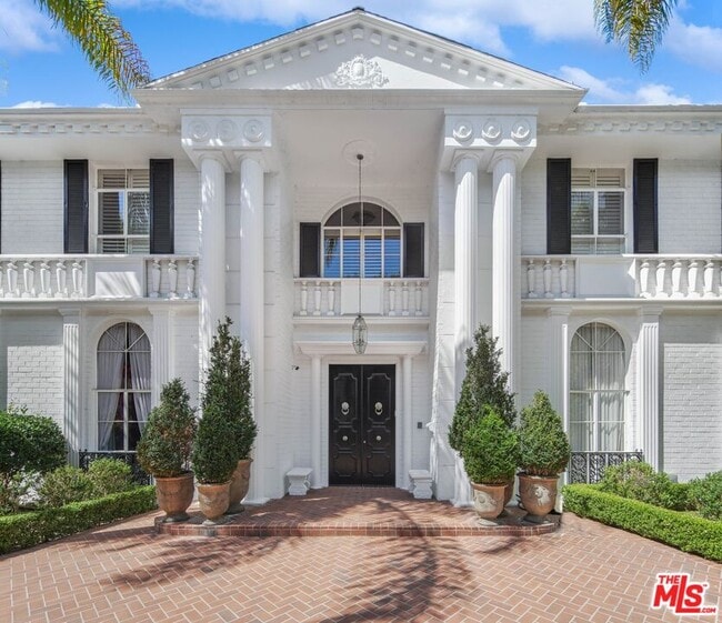 Photo - 717 N Rodeo Dr