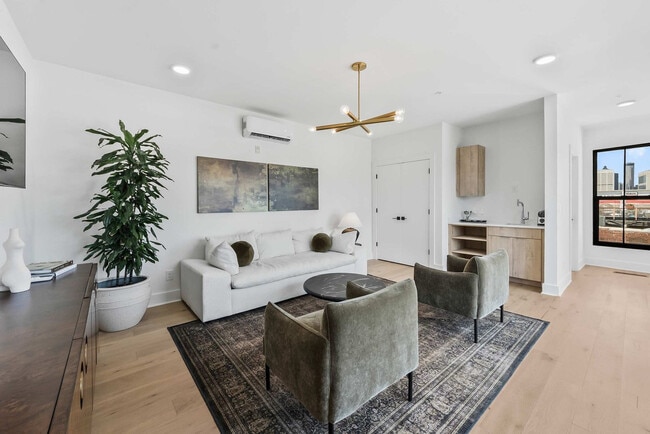 Photo - 346 Peters St SW Unit FL3-ID1058872P