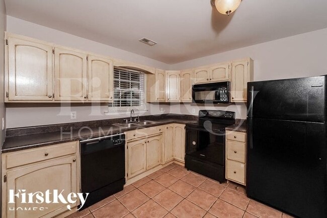 Photo - 400 Crooked Creek Ln