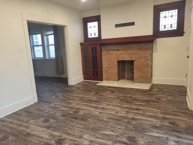 Photo - 315-315 Birmingham Ave Unit 2