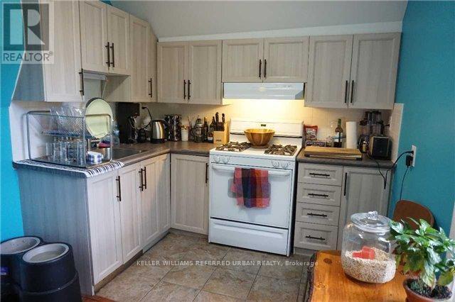 Photo - 591 Jane St