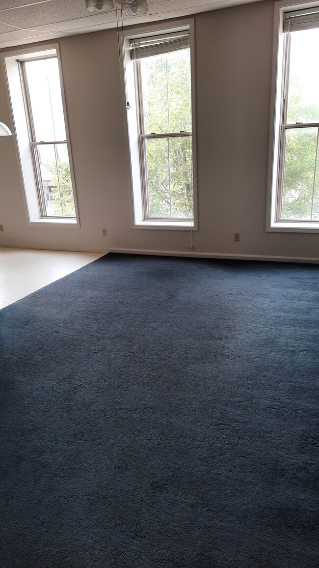 Building Photo - 328 Poplar St Unit Apt #3