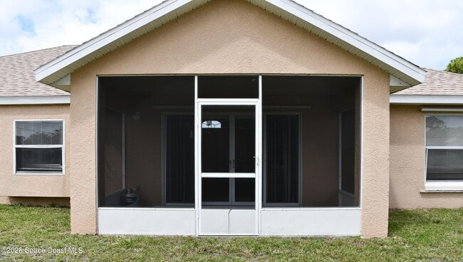 Photo - 995 Black Coral Ave NW