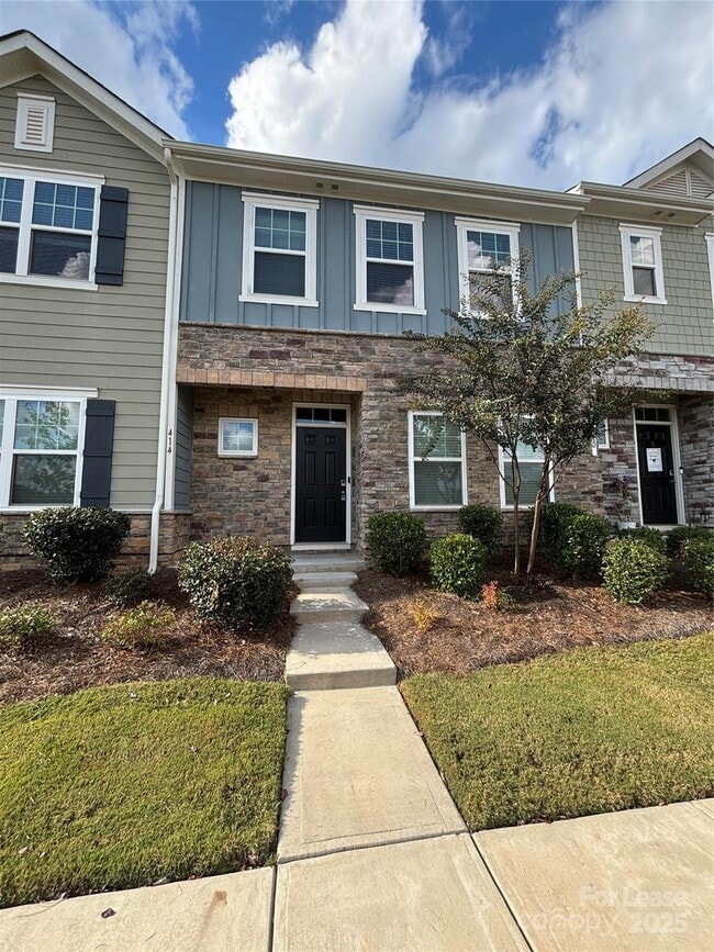 Photo - 414 Sagecroft Ln