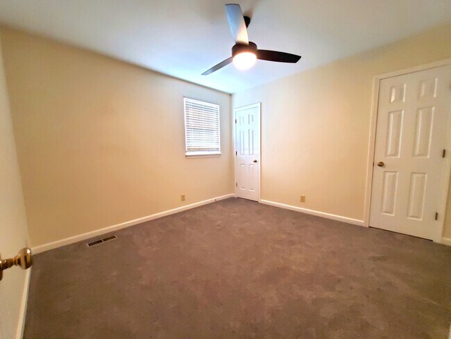 Photo - 138 Boxwood Dr