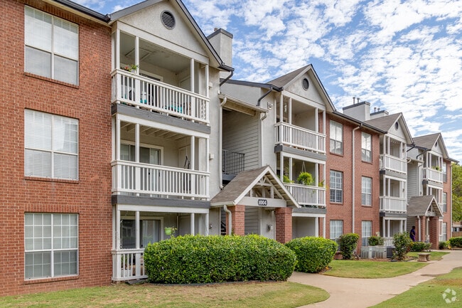 Building Photo - Parc 1010