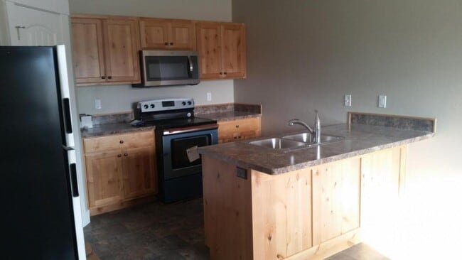 Photo - 685 S Park Ave