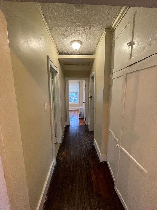 Photo - CASS D Apartments-5338 Unit 16