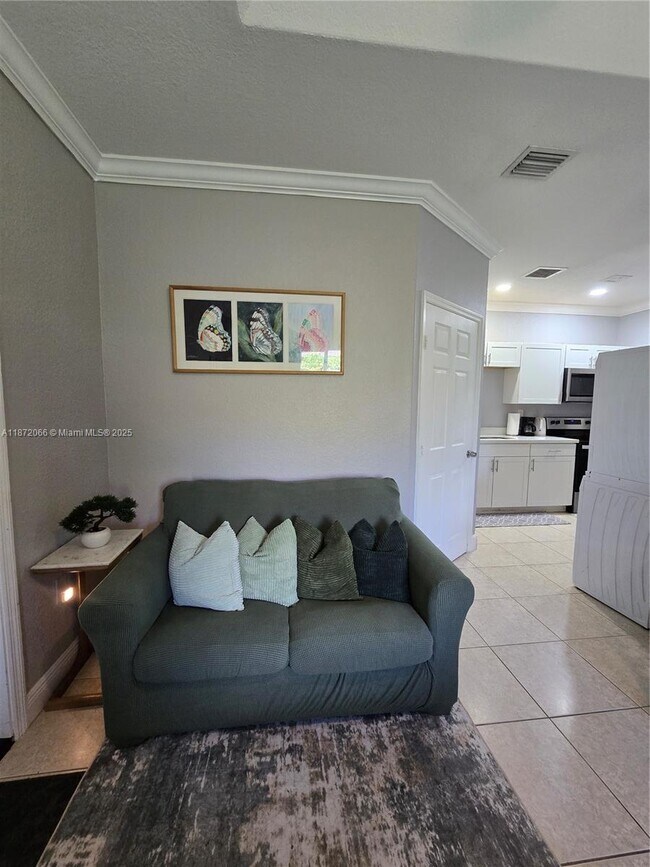 Photo - 208 SW 15th Pl Unit 2