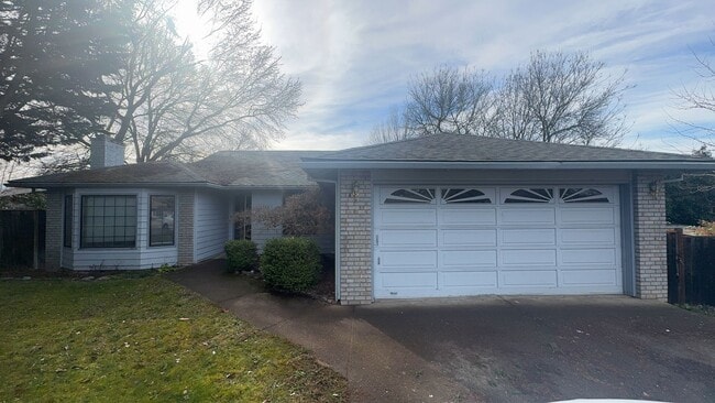 Building Photo - 3 Bed 2 Bath Home