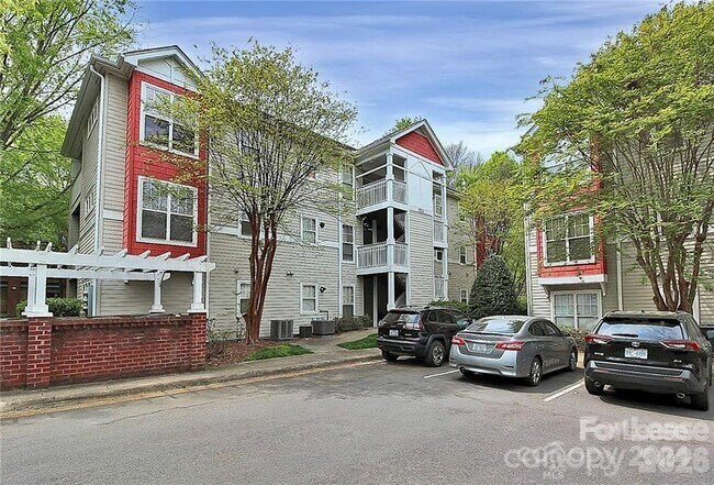 Photo - 1140 W 1st St