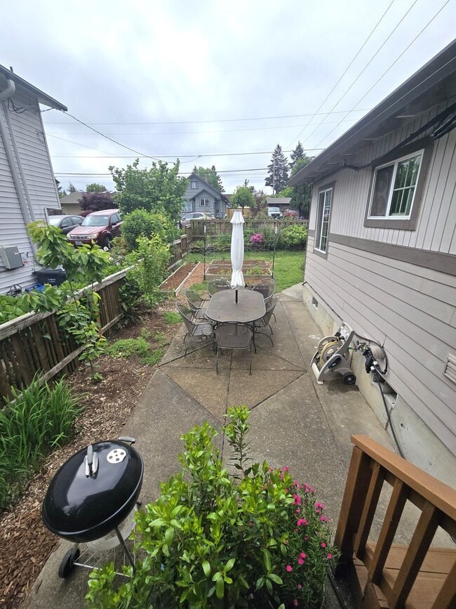 Photo - Welcome Gardner's! **Solar Panels=lower electric * Landscape Service is Included *