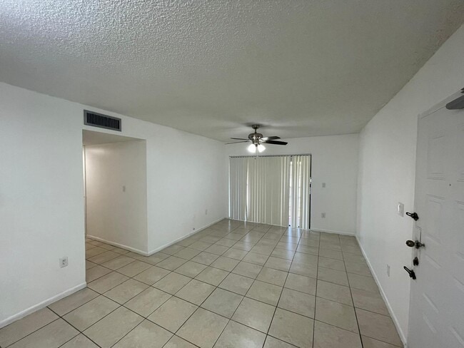 Photo - 15039 SW 71st Ln Unit B2