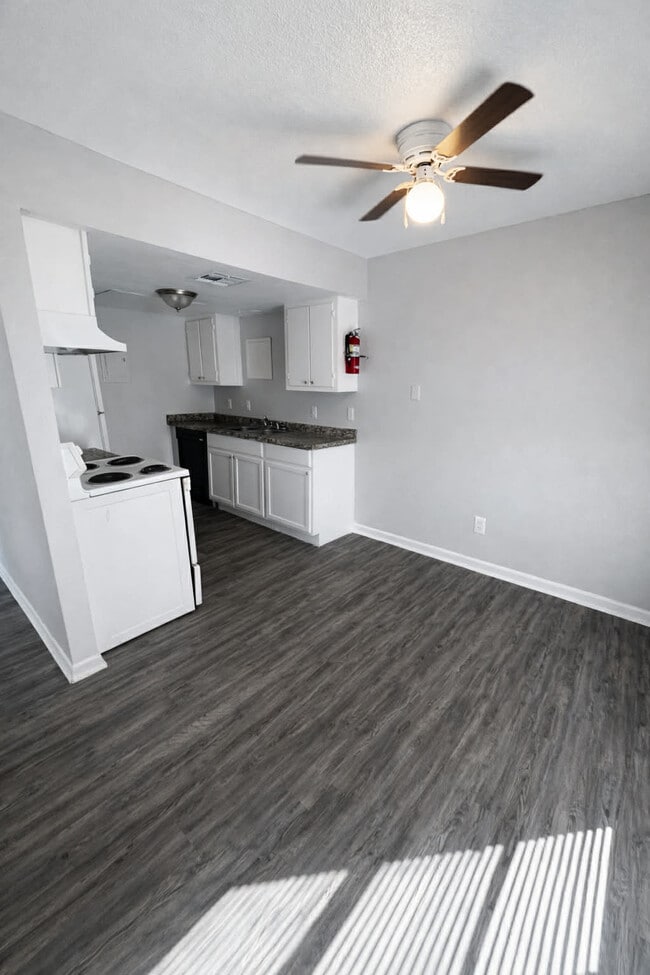 Kitchen/Dinning - Beautiful, spacious property with an excellent location!