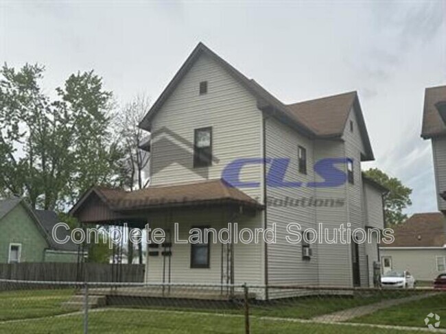 Building Photo - 1358 Chestnut St Rental