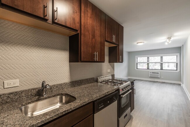 Building Photo - 1437 N Dearborn St Unit 1435-A2