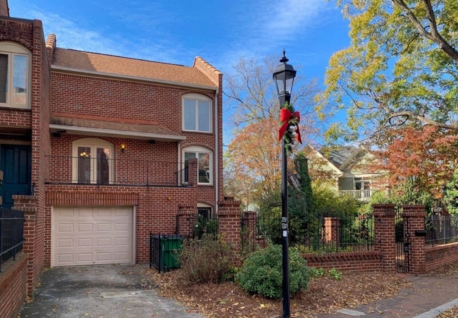 Photo - 315 Settlers Ln