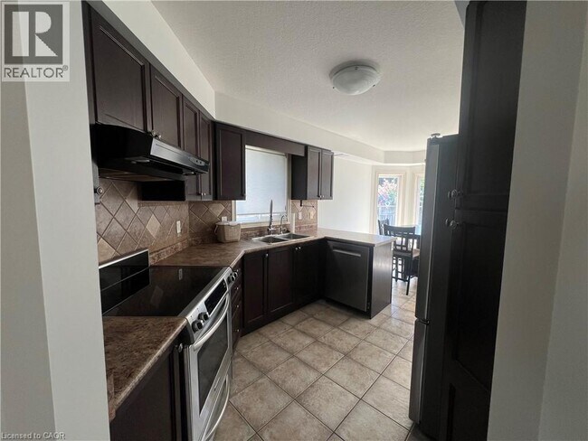 Photo - 79 Harding St