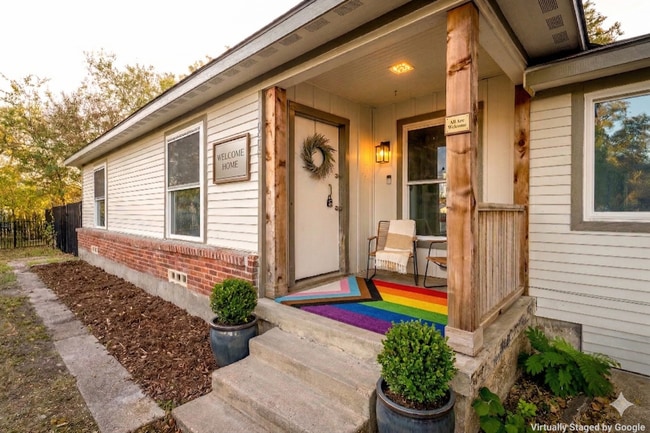 Photo - 1315 Whitley Dr