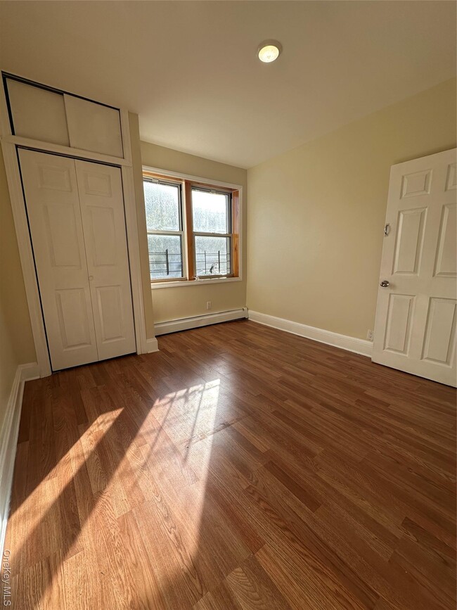 Building Photo - 1989 Cruger Ave Unit 1