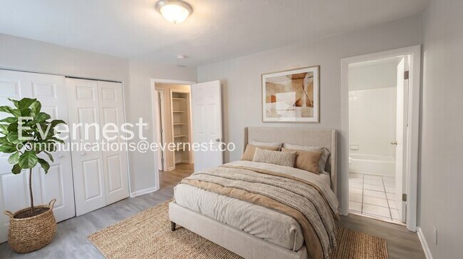 Photo - 3227 Hobart Dr NW