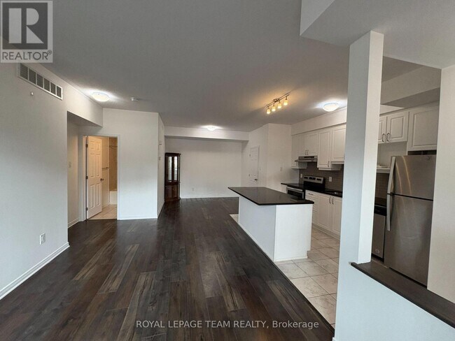 Photo - 371 Haliburton Hts Unit A