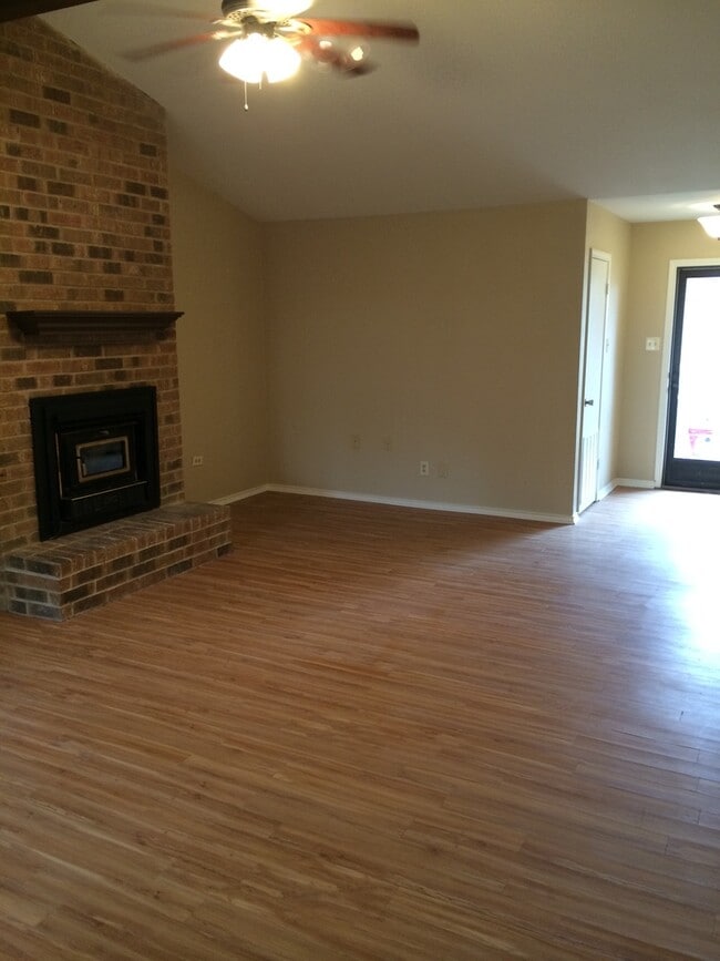 Photo - Charming 3 Bedroom in Flint! Coming Soon!