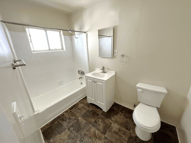 652 Veteran Ave
