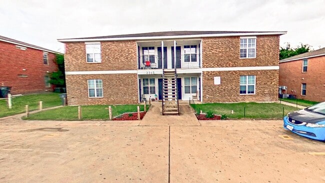 Building Photo - Gorgeous remodeled fourplex is ready for you!!!