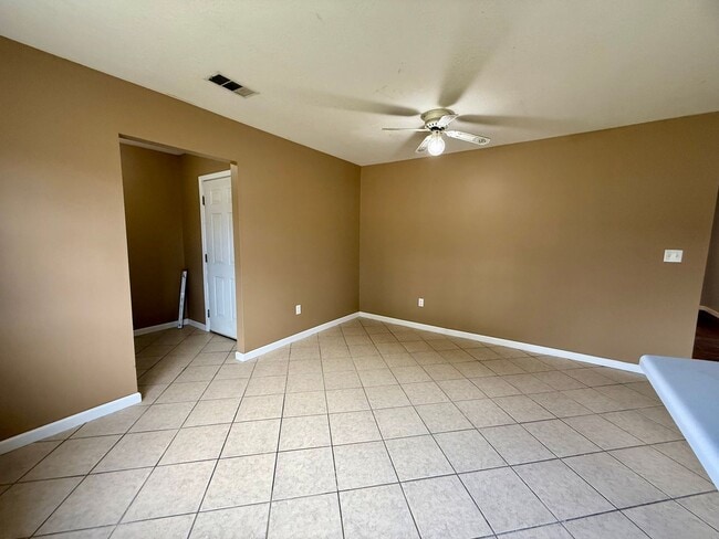 205 N 18th Ave