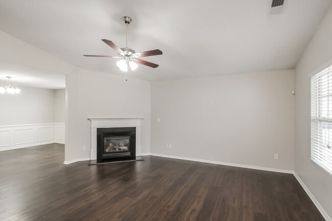 Photo - 8145 Rosberg Ln