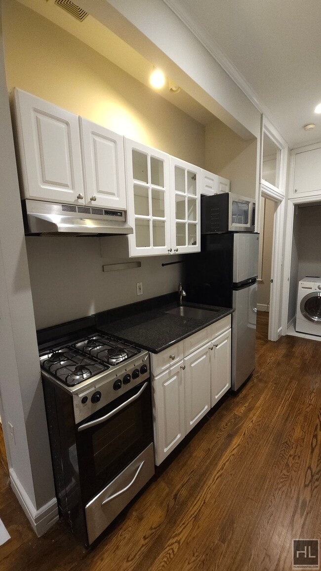 Building Photo - East 18th Street Rental