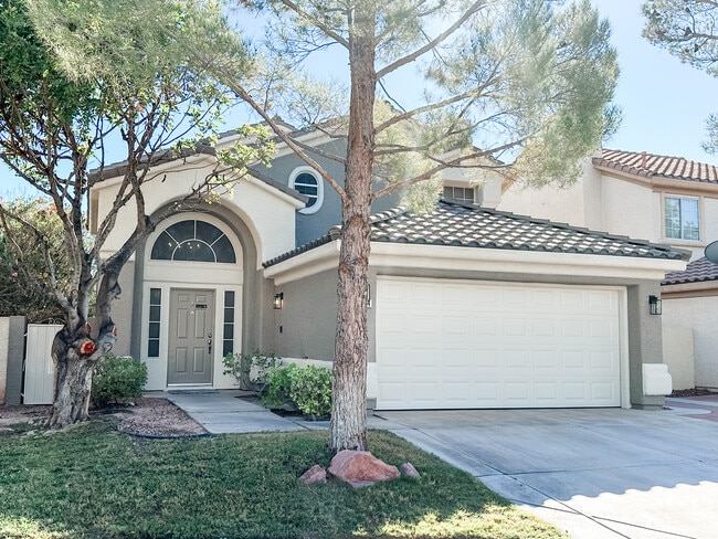 Building Photo - 1304 Calle Montery St