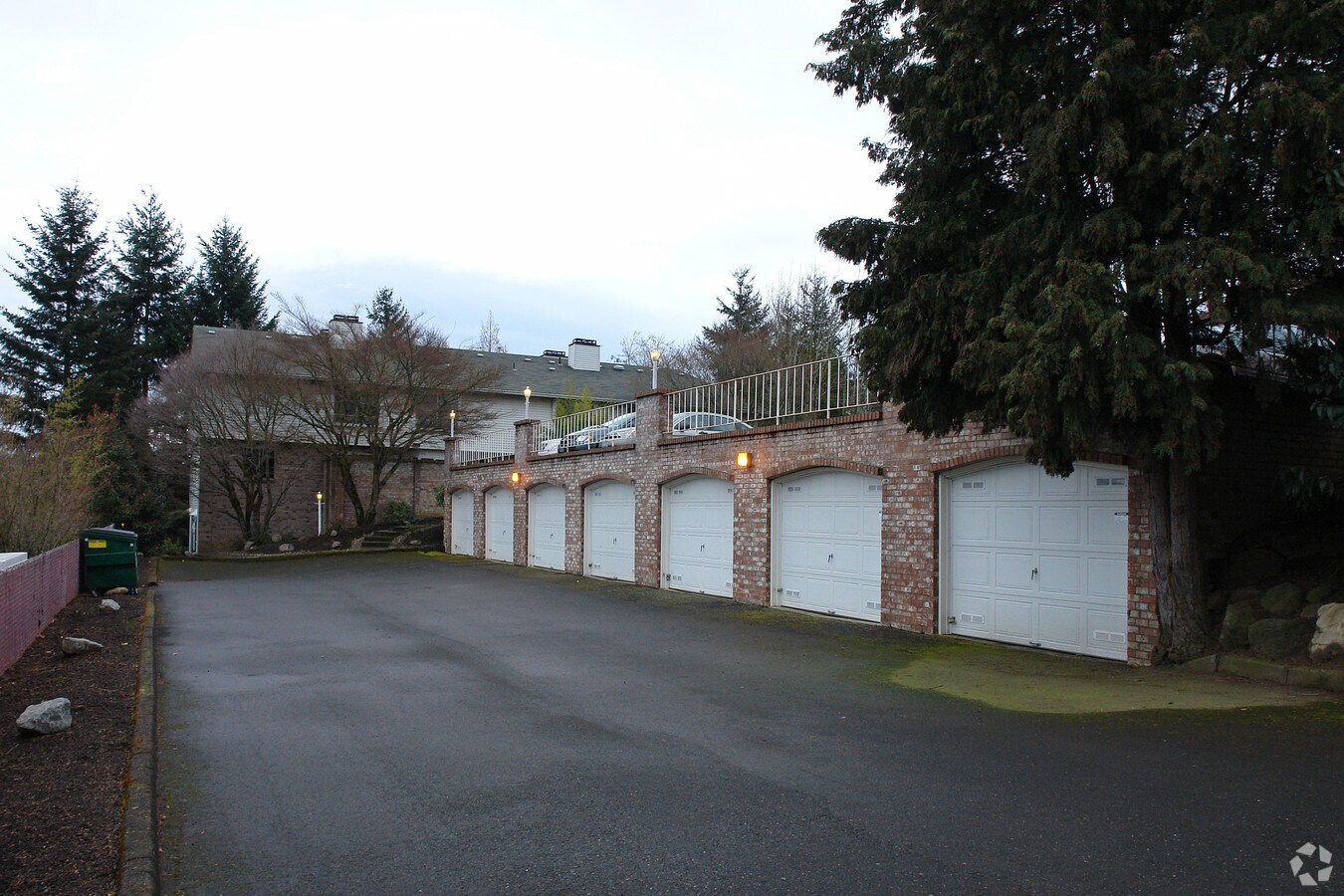 Halsey Plaza - Halsey Plaza Apartments