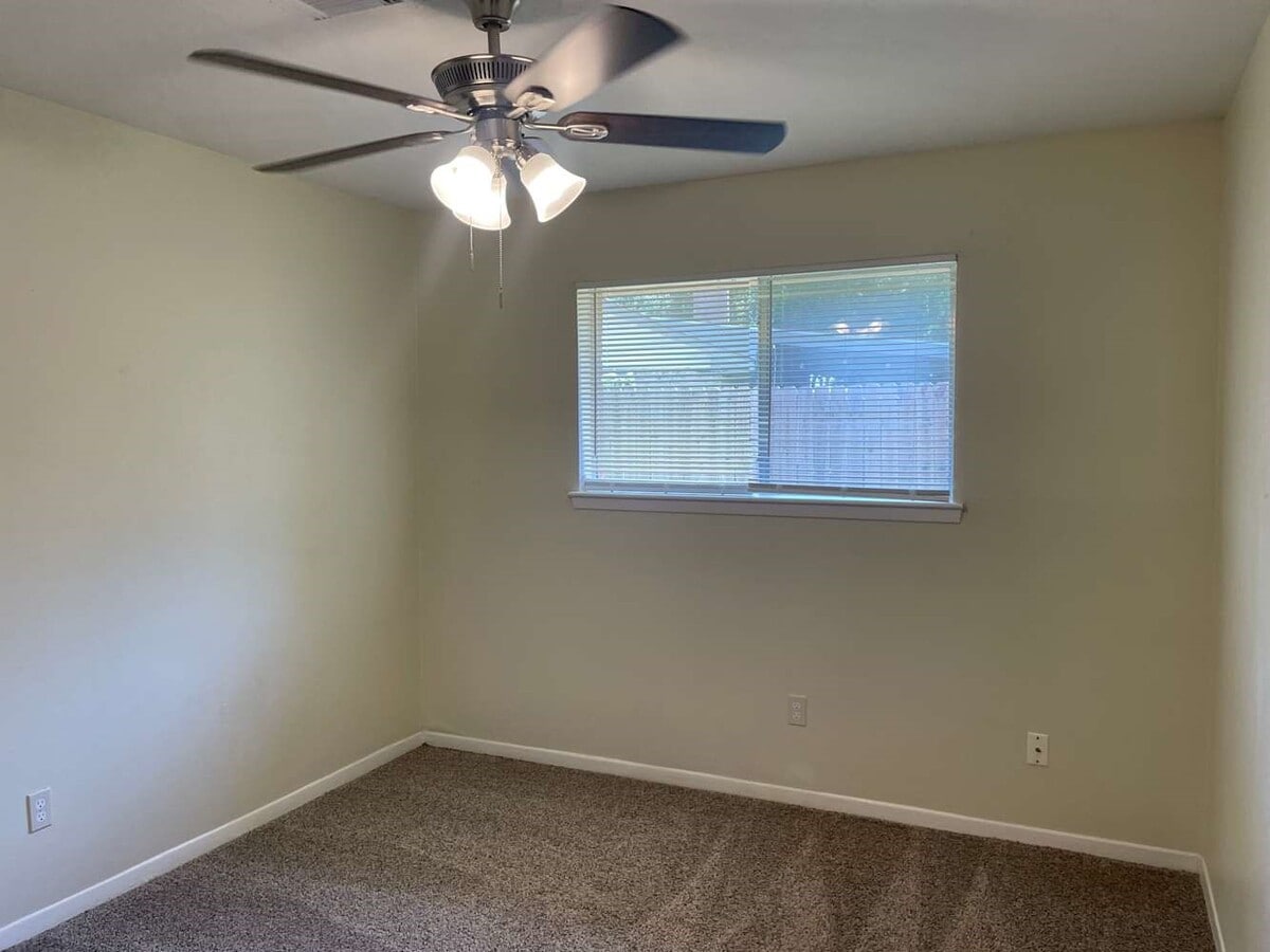 Photo - 15834 Fox Springs Dr