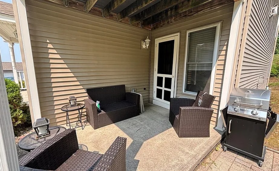 Photo - 200 Shinnecock Ln